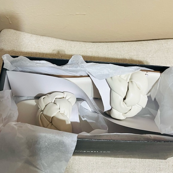 NEW! NINE WEST LULA3 SLIDE SANDALS IN IVORY - Picture 8 of 9